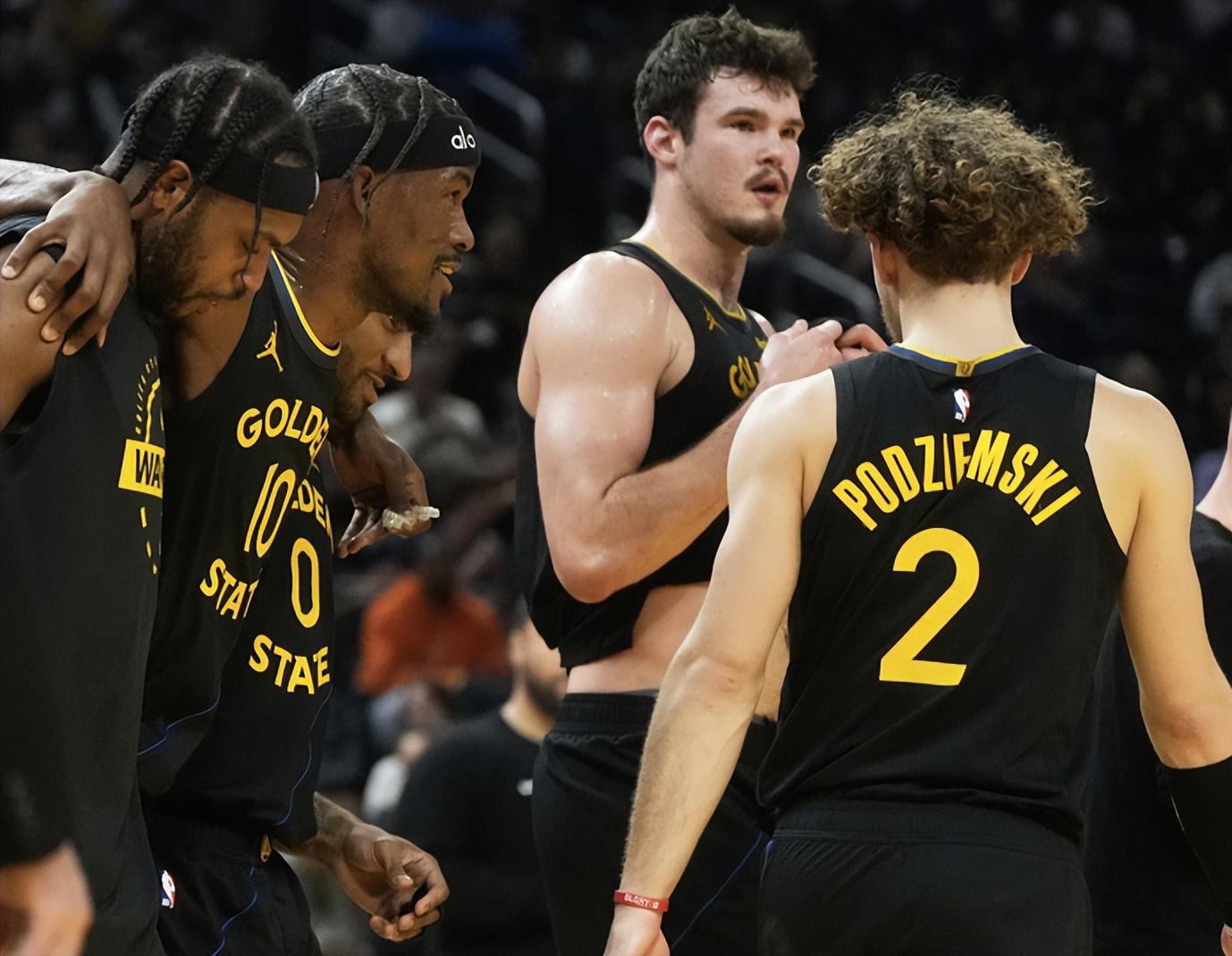 足球比分-2年1.11亿美金，拒绝交易巴特勒！库里别急，勇士在下一盘大棋